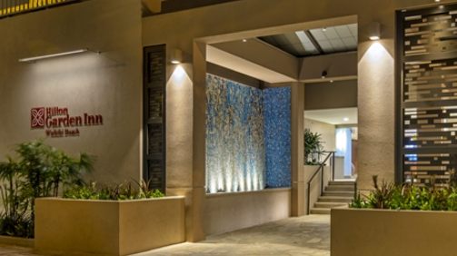 hilton-garden-inn-waikiki-beach%e3%80%80%e3%82%a8%e3%83%b3%e3%83%88%e3%83%a9%e3%83%b3%e3%82%b9%e3%80%80